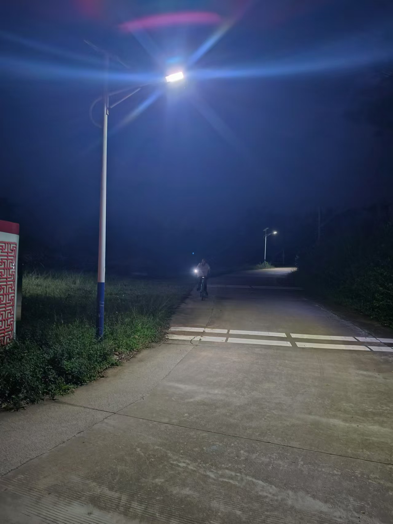 太陽能路燈照亮災(zāi)后重建之路